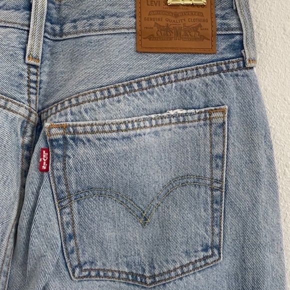 Levi's Throwing Shade Wide Leg Crop - Picture 4 of 7